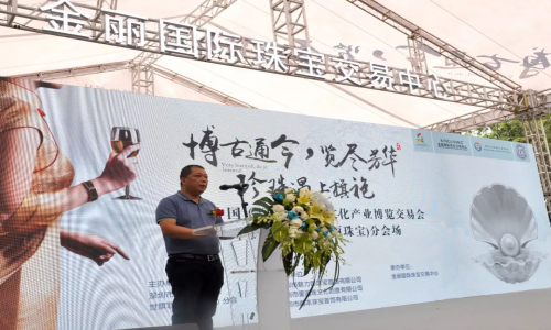 魅力飾MATIS珠寶 | 珍珠遇上旗袍、盡顯女性風采